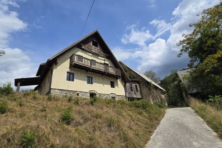 Cerkno okolica – Čudovito posestvo pri Cerknem