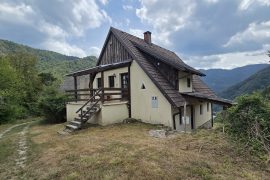 Cerkno okolica – Čudovito posestvo pri Cerknem